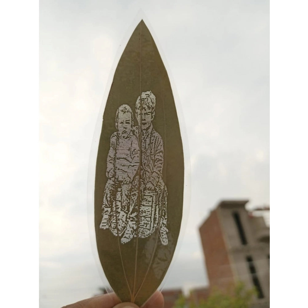 Custom Engraved Leaf Art – Parent And Child Portrait On Natura
