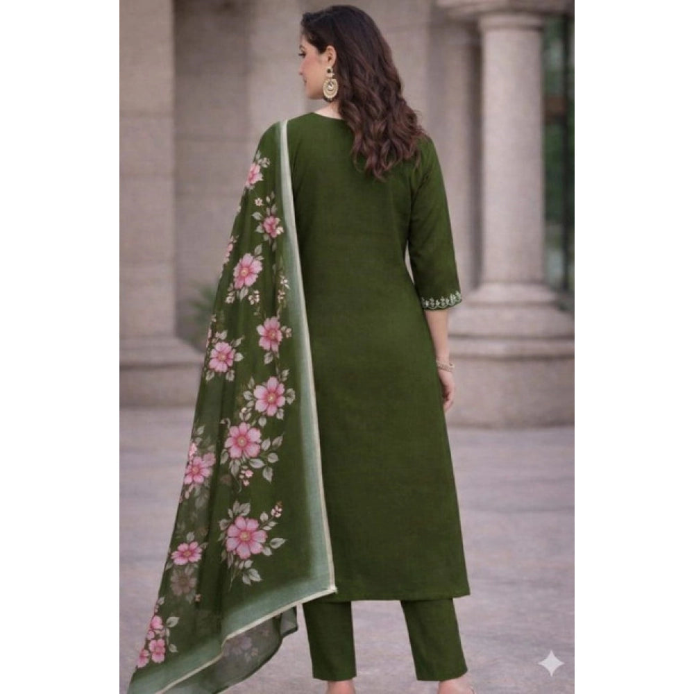 Women's Chanderi Silk Ethnic Motif V-Neck 3/4th Sleeve Kurti With Pant Dupatta Set (Mahendi) - VANSHELLE