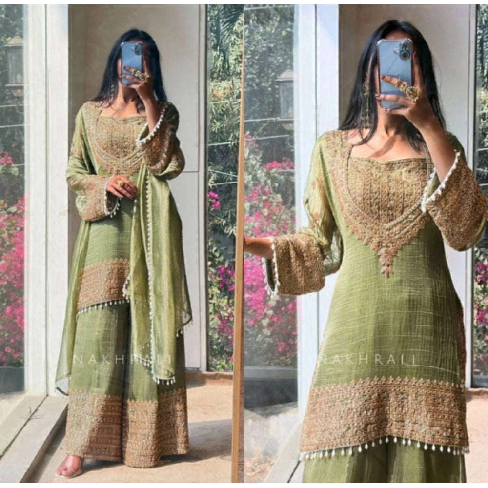 Women'S Silk Embroidered 3/4Th Sleeve Round Kurti With Sharara
