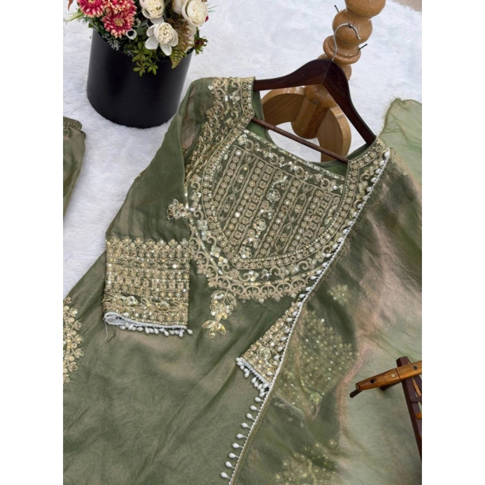 Women'S Silk Embroidered 3/4Th Sleeve Round Kurti With Sharara