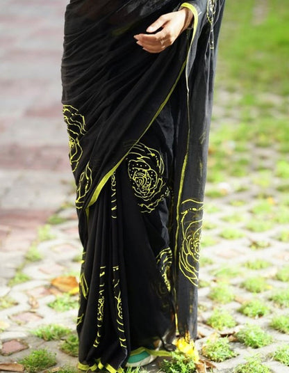 Women's Linen Floral Printed Saree With Unstitched Blouse - 5.5 Mtr (Black)